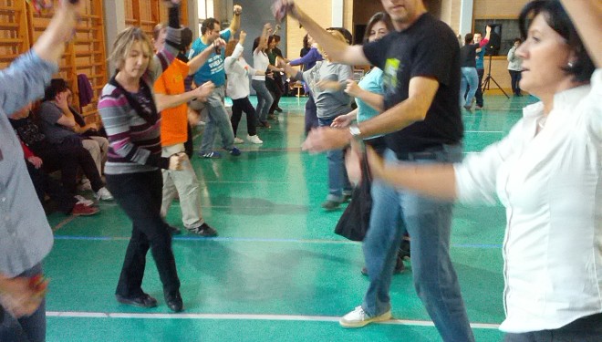 Satisfacció en els organitzadors i participants del Taller de balls, danses i dansetes de Riola