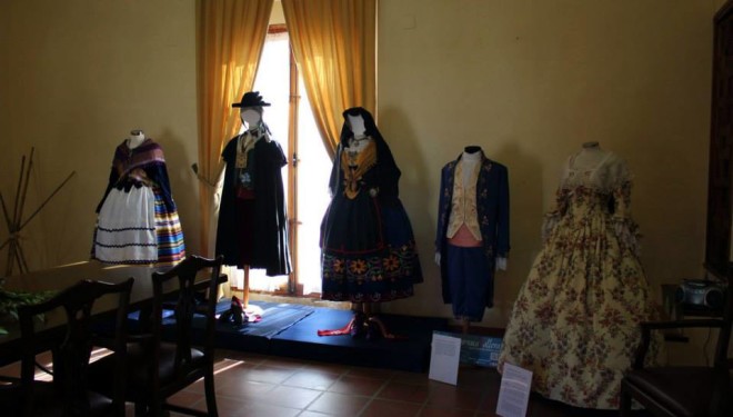 Potries: Exposició indumentària tradicional