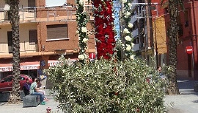 València: Mayos i Danses a la Santa Creu