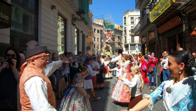 València: III Danses carrer Borseria