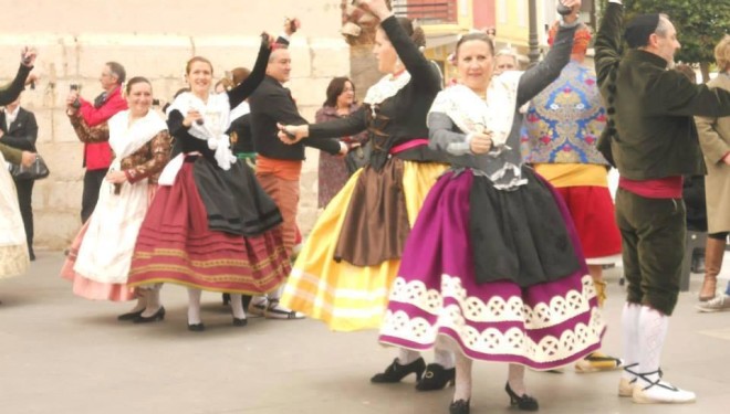 Pel febrer les danses al carrer: S’acosten les recuperades danses de Sueca