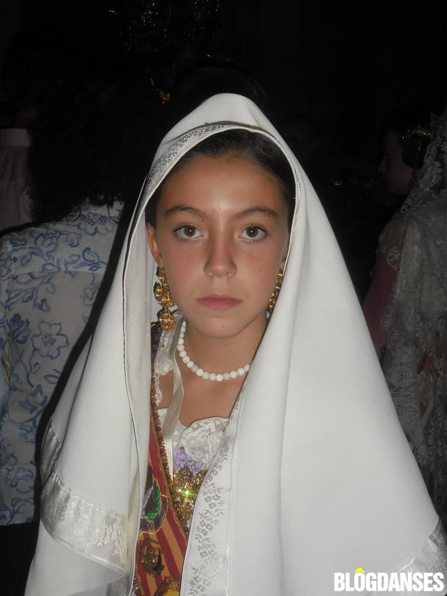Esther, filla de Raquel, vestida a l'antiga. 